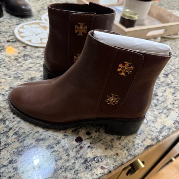 Tory Burch Brown Leather ankle Boot - Picture 7 of 9